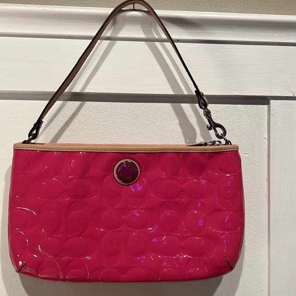 NWT COACH Hot Pink (Mulberry/Tan) embossed large wristlet. - Picture 1 of 8